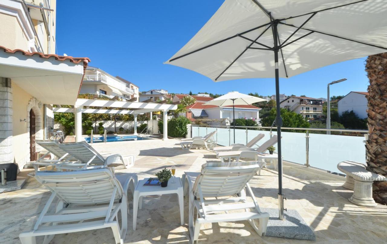 Villa Klaudia Trogir Exterior photo