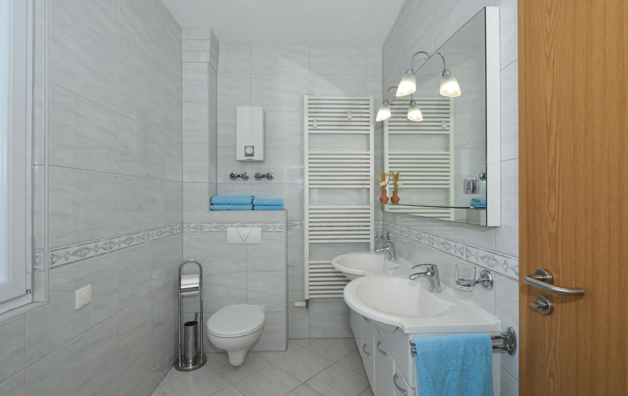 Villa Klaudia Trogir Exterior photo