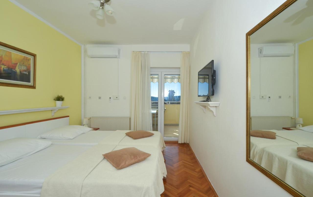 Villa Klaudia Trogir Exterior photo