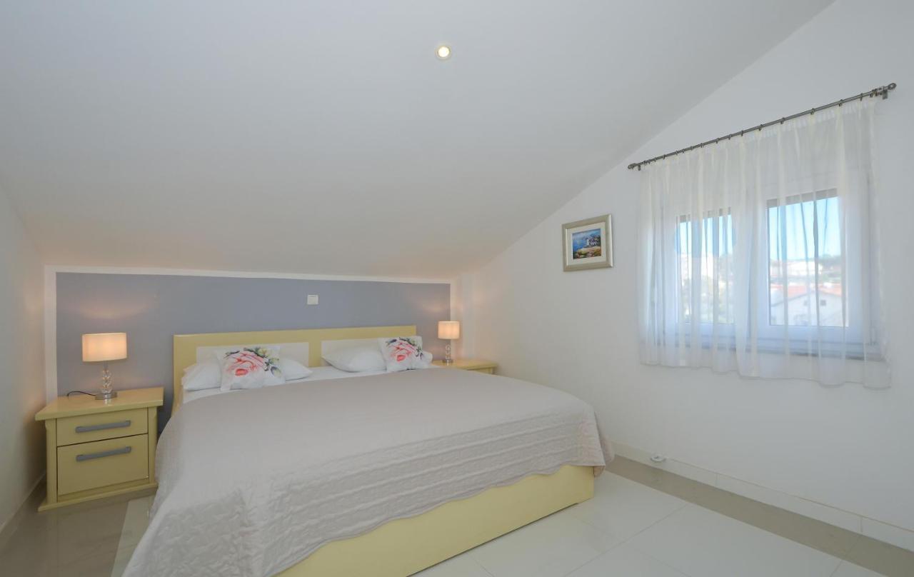 Villa Klaudia Trogir Exterior photo