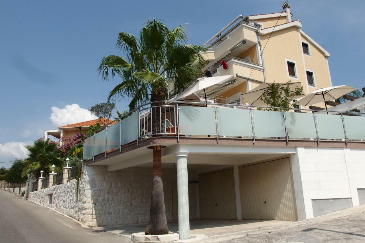 Villa Klaudia Trogir Exterior photo